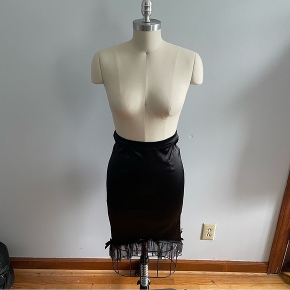 Unique Vintage X Betty BoopBlack Satin Hi/Low Pencil Skirt - Size S(4)- NWT - Picture 2 of 9
